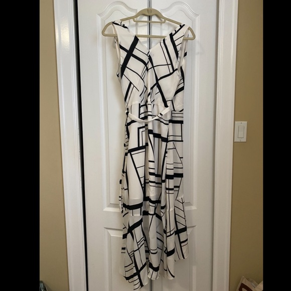 NWT Banana Republic Factory wrap Dress - Picture 3 of 4
